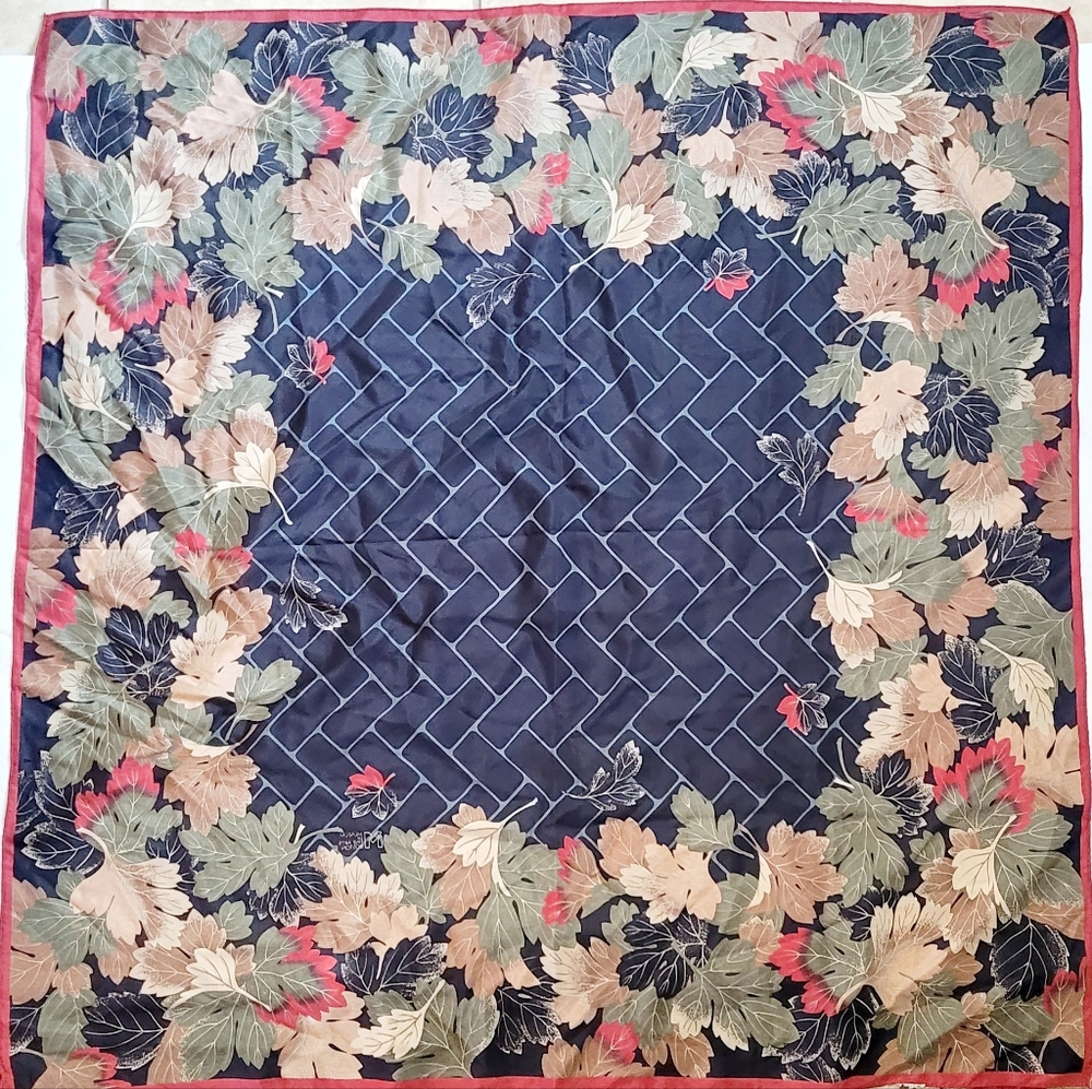Floral Patterned Scarf - Picture 9 of 9